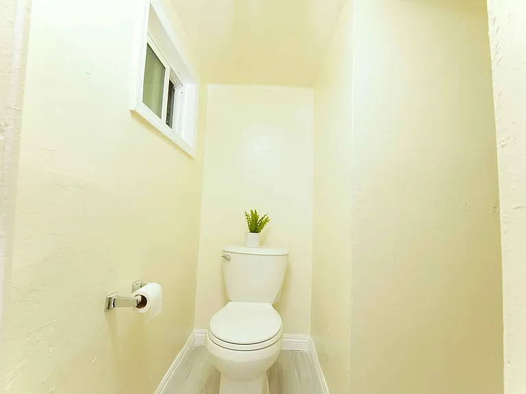 11507Medi — Photo 10