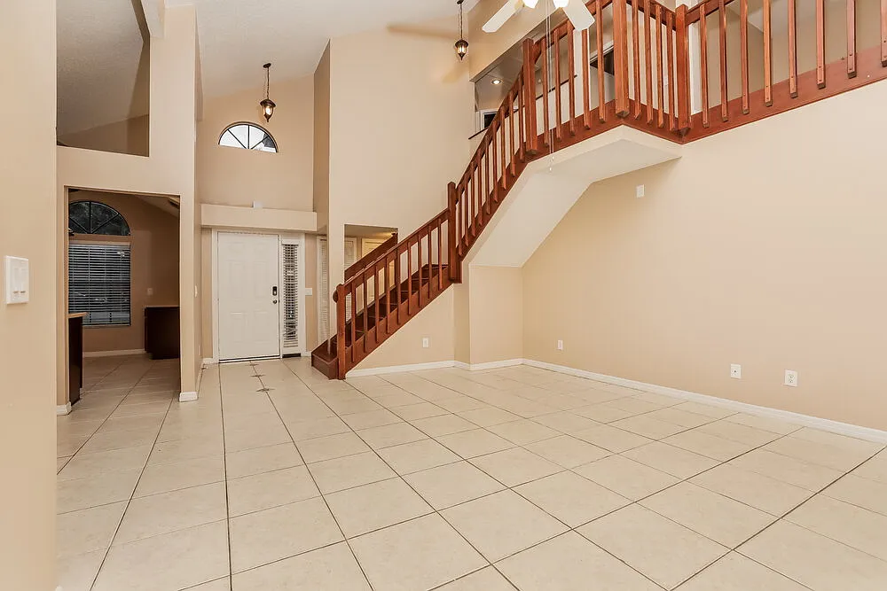 3 bed, 2.5 bath, 1654 sqft, $2,410 — Photo 4