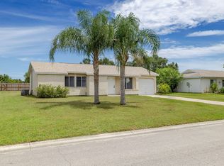 1621 SE Cascella Ct, Port Saint Lucie, FL 34952