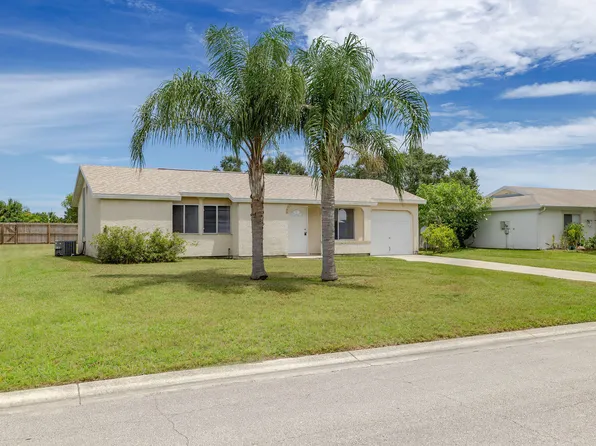 1621 SE Cascella Court, Port St Lucie, FL 34952