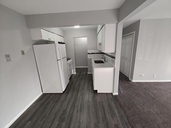 2nd image of 11245 S Harlem Ave APT C10