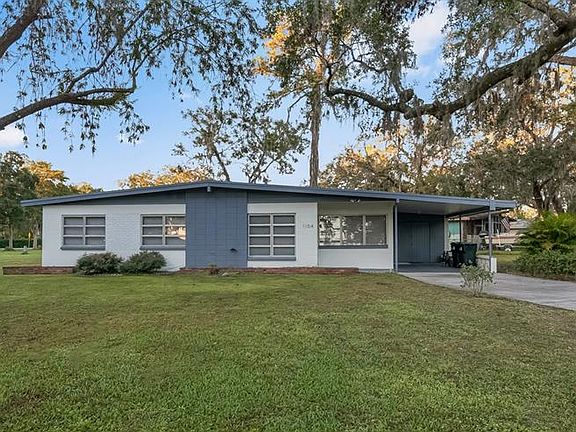 3rd image of 1104 Largo Dr
