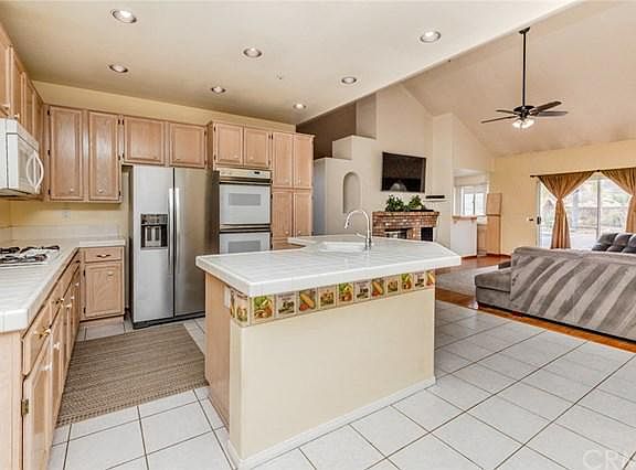 4th image of 25098 Alta Vista Dr