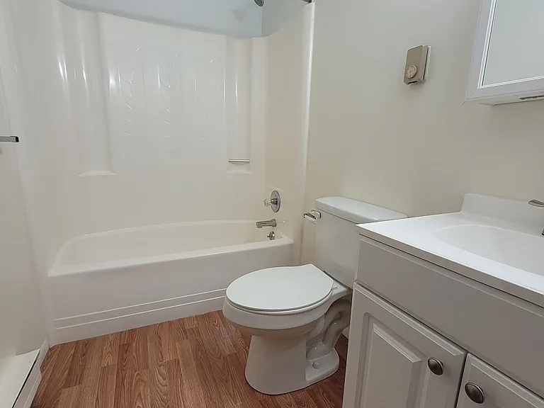Tanglewood Apartments — Photo 27