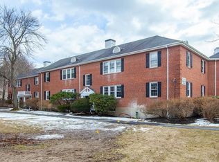15 Hammond Pond Pkwy APT 1, Newton, MA 02467