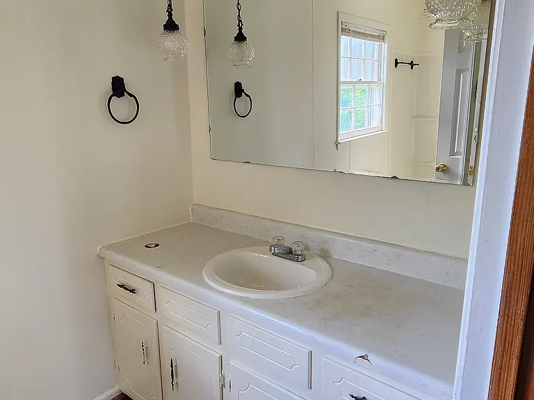 Bathroom powder space