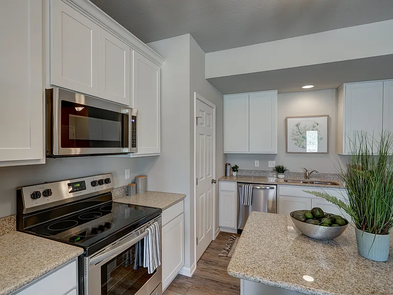 639 McKay Way — Photo 10