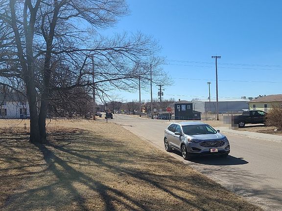 5th image of 311 N Remmele St