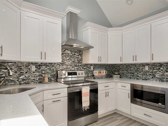 4th image of 17 Flint Ln