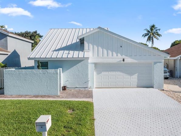1930 NW 10th St
