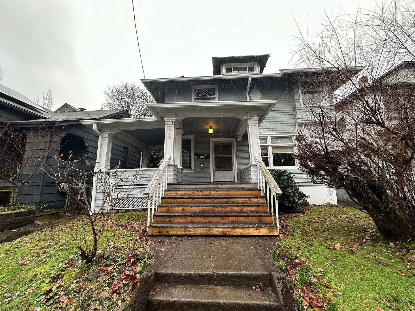 942 SE 16th Ave — Photo 1