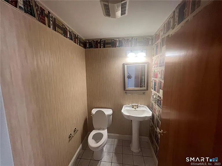 6 Kingsley Dr — Photo 21