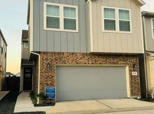 9826 Magnolia Village Ln, Houston, TX 77080