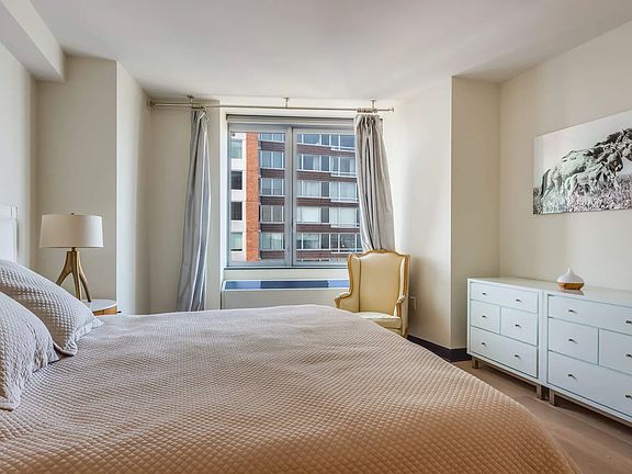 5th image of 30 West St APT 32E