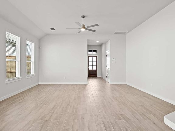 4th image of 115 Paul Pena Dr