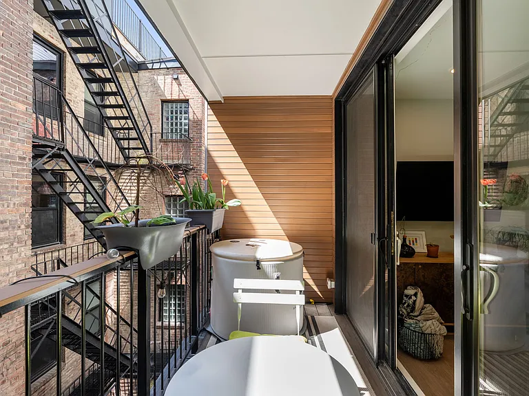 277 Border St #203 — Photo 16
