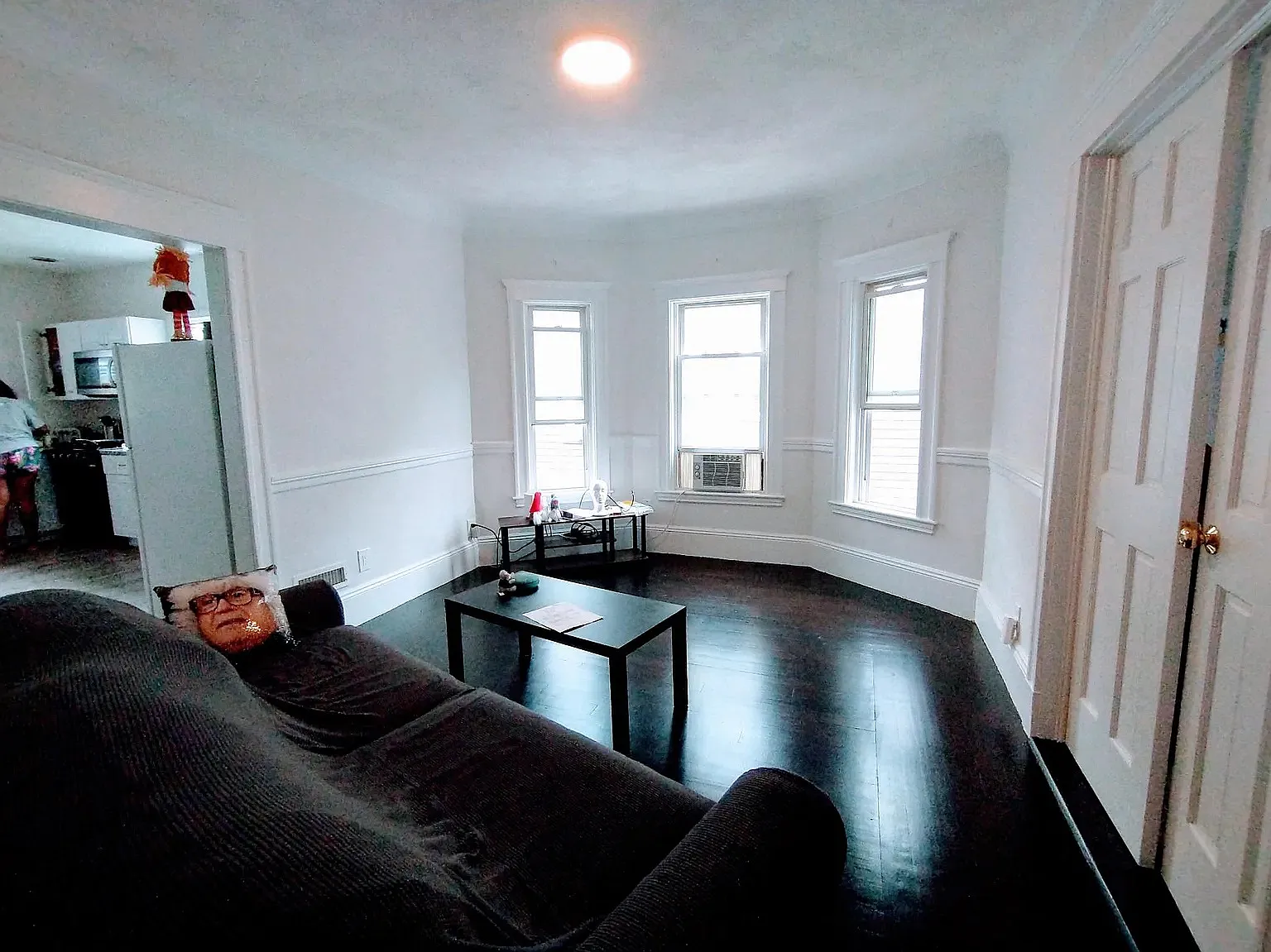4 bed, 2.0 bath, 1200 sqft, $6,000 — Photo 1