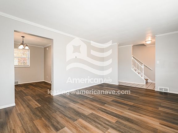 1039843_002_living_room_14142389.jpg