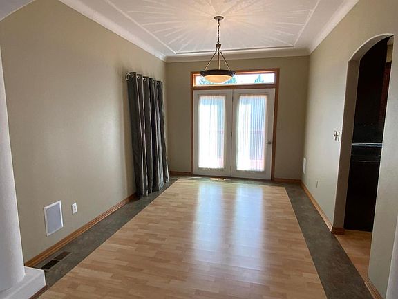 3rd image of 256 Saint James Pl #256