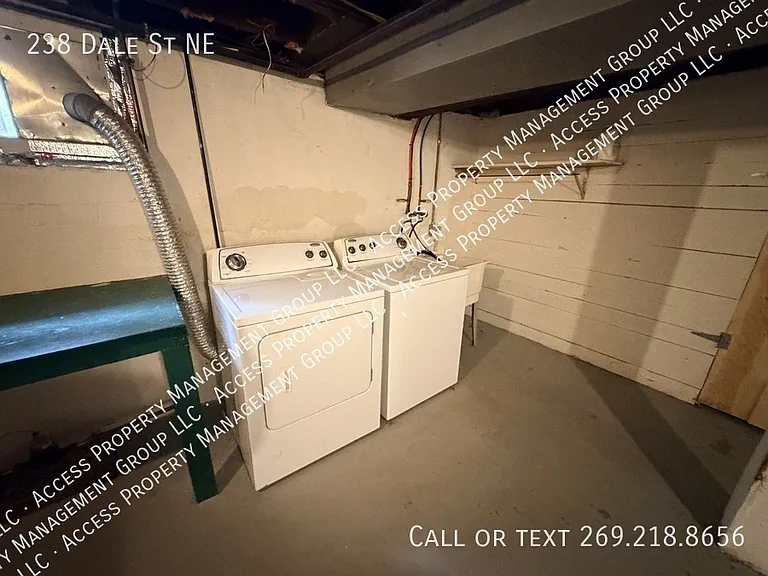 238 Dale St NE — Photo 40