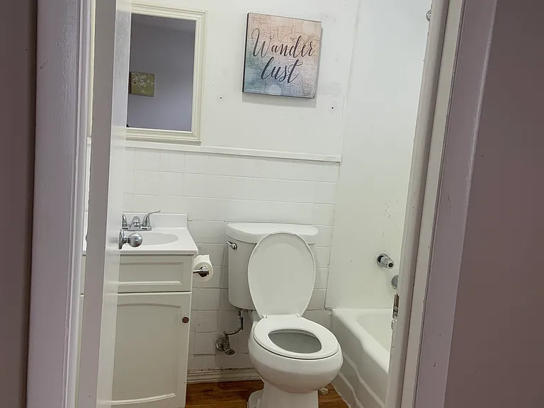 100 Vana Dr — Photo 3