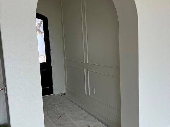 3rd image of 8182 Edgewood Ct