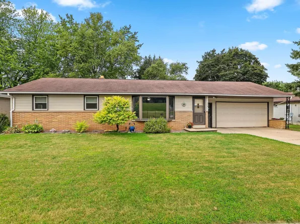 374 Skyline Blvd, Green Bay, WI 54302