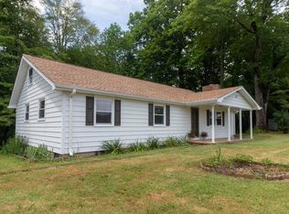96 Balsam Ln, Burnsville, NC 28714