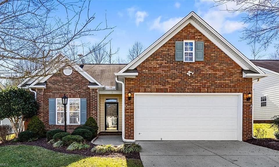 1st image of 118 Riverwalk Ln