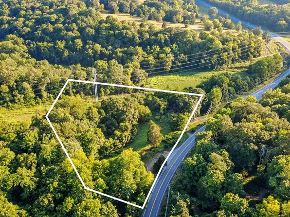 1986 Highway 76, Adams, TN 37010