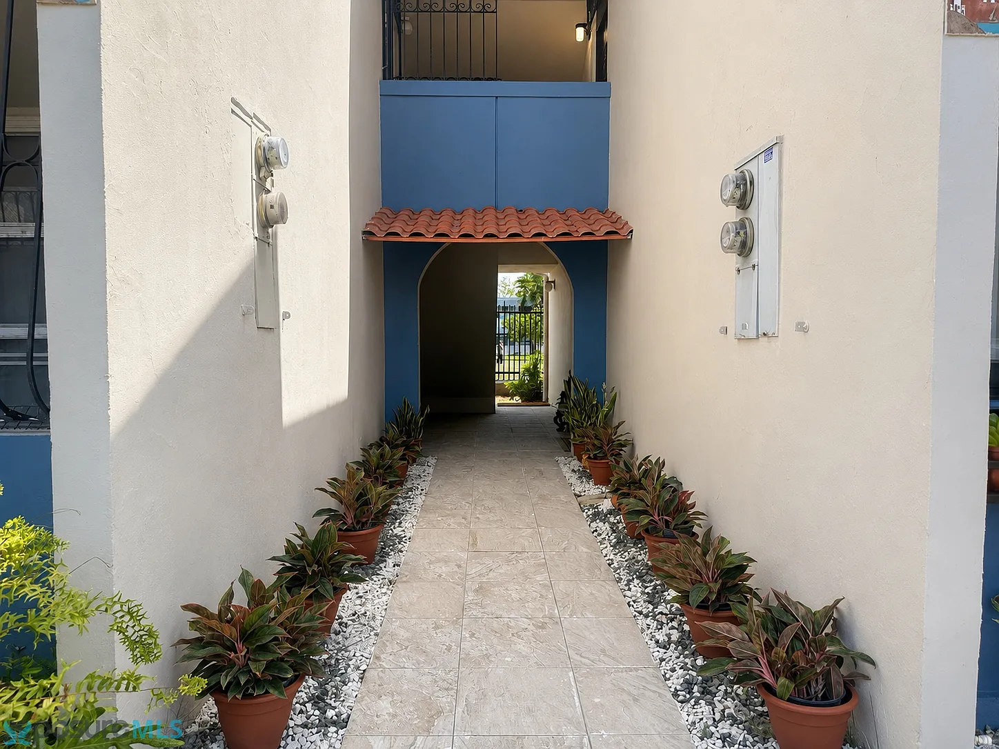 3 bed, 2.0 bath, 900 sqft, $1,250 — Photo 2