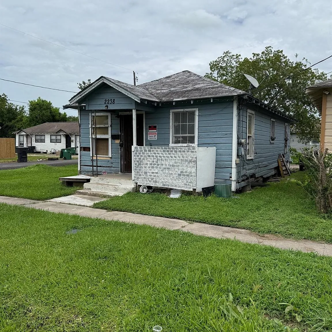 2 bed, 1.0 bath, 720 sqft, $950 — Photo 1