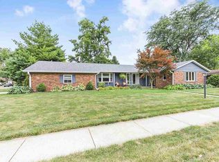 858 E Crestwood St, Morton, IL