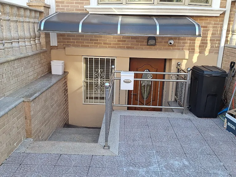 162nd St — Photo 10