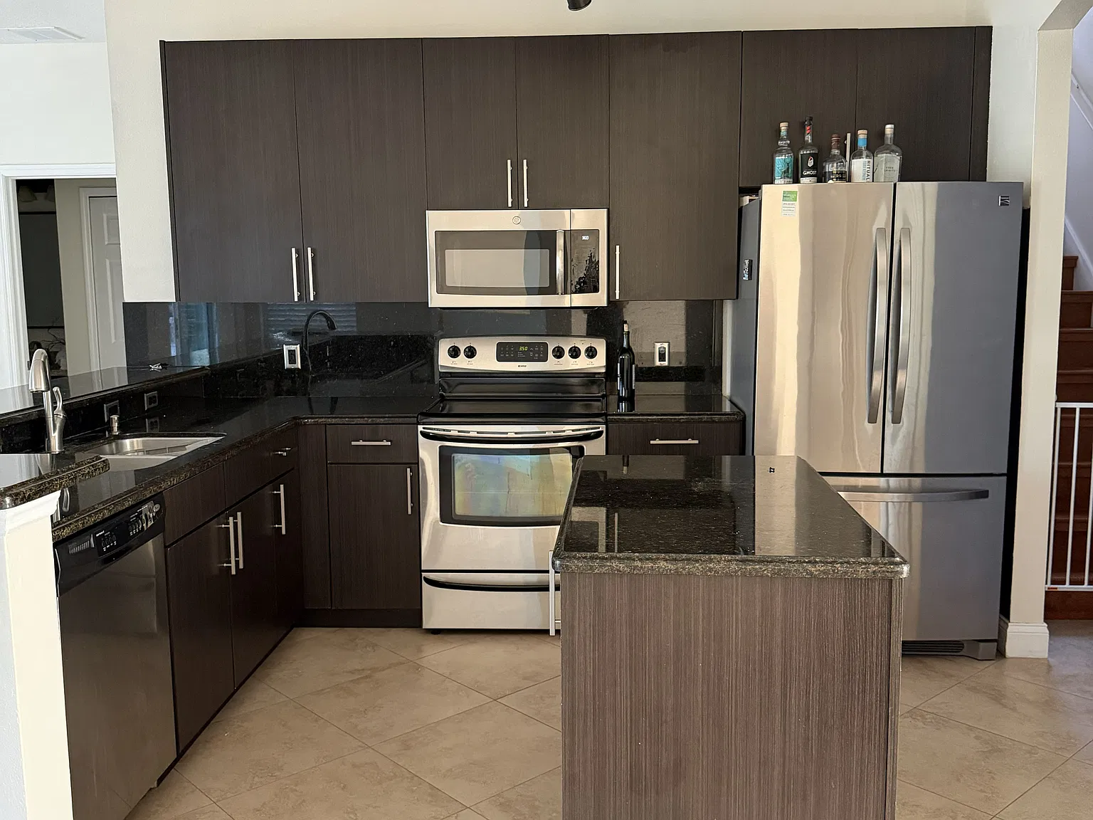 4 bed, 2948 sqft, $3,500 — Photo 4