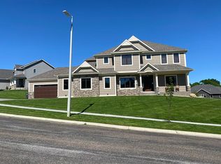 1854 Kerry Dr NE, Rochester, MN 55906