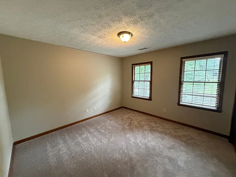 364 Regal Dr — Photo 14