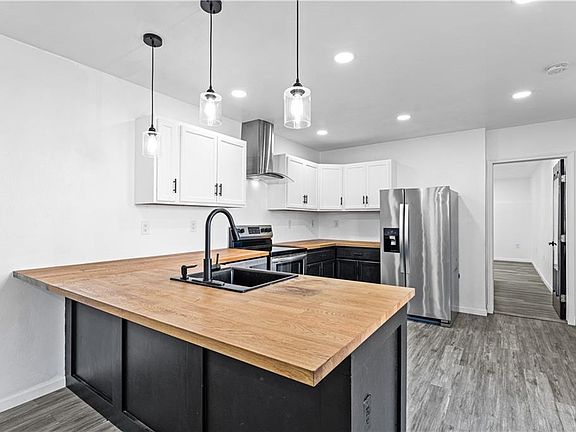 3rd image of 3307 Marne Ave