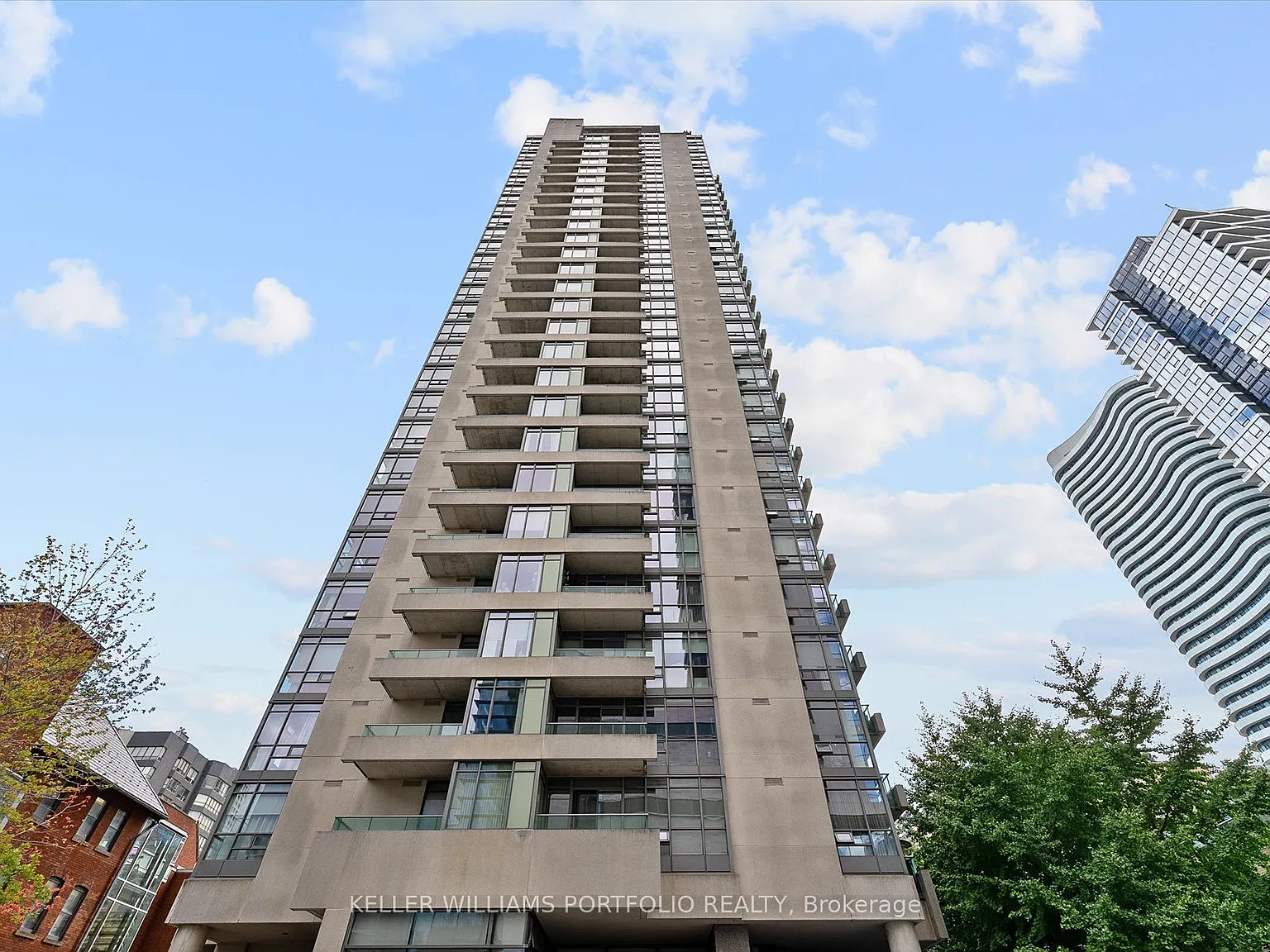 281 Mutual St — Photo 3