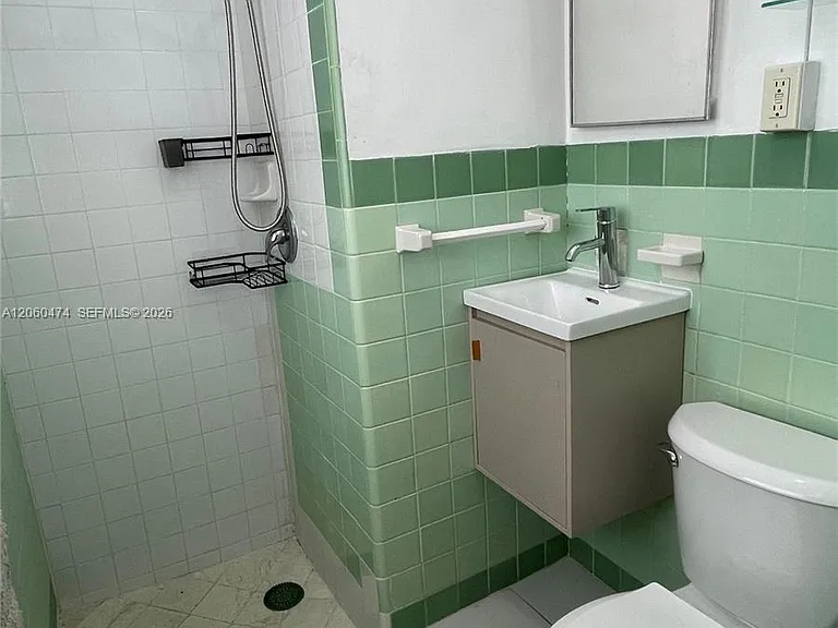 1108 NE 3rd St #C — Photo 6