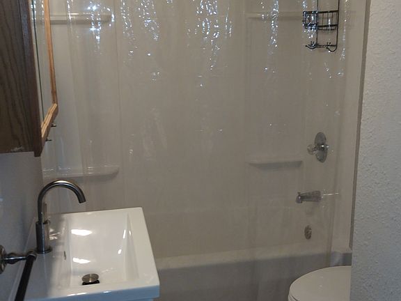 4th image of 640 Birch Ave #640