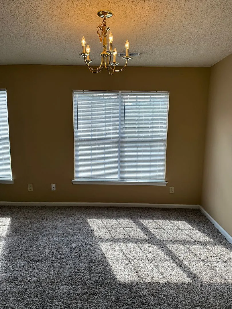Spacious 2BR unit convenient to Guilford College Rd & Wendover — Photo 2