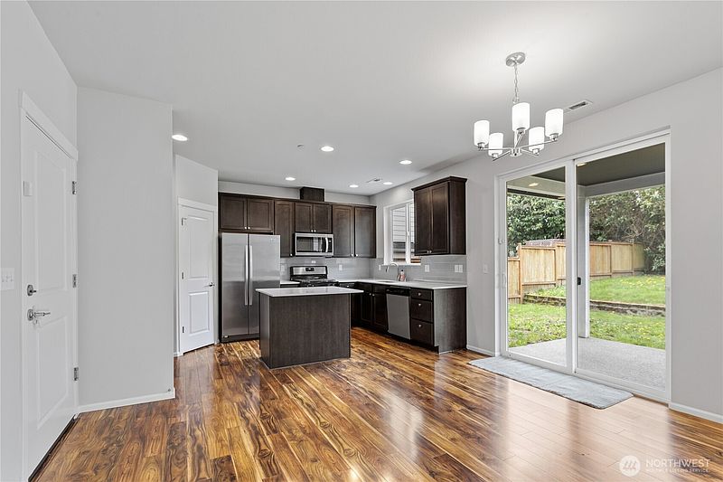 3rd image of 2906 S 135th Street
