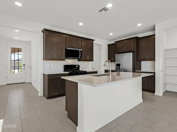 5959 E Benburb Ln, Tucson, AZ 85756