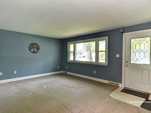 3rd image of 1505 Elwood St