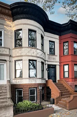 Sold by Douglas Elliman | media 17