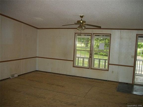 5th image of 174 Coolwood Dr