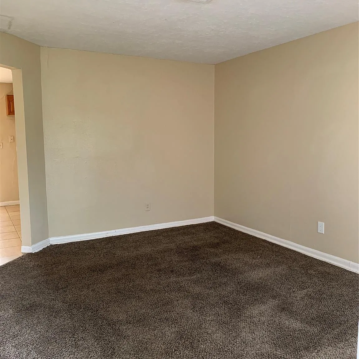 4 bed, 1.5 bath, 1500 sqft, $1,500 — Photo 4