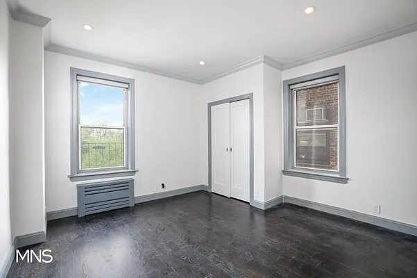 Rented by MNS Marketing | media 9