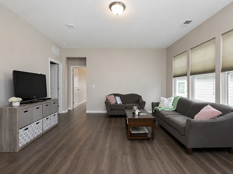 401 Ivy Arbor Way — Photo 18